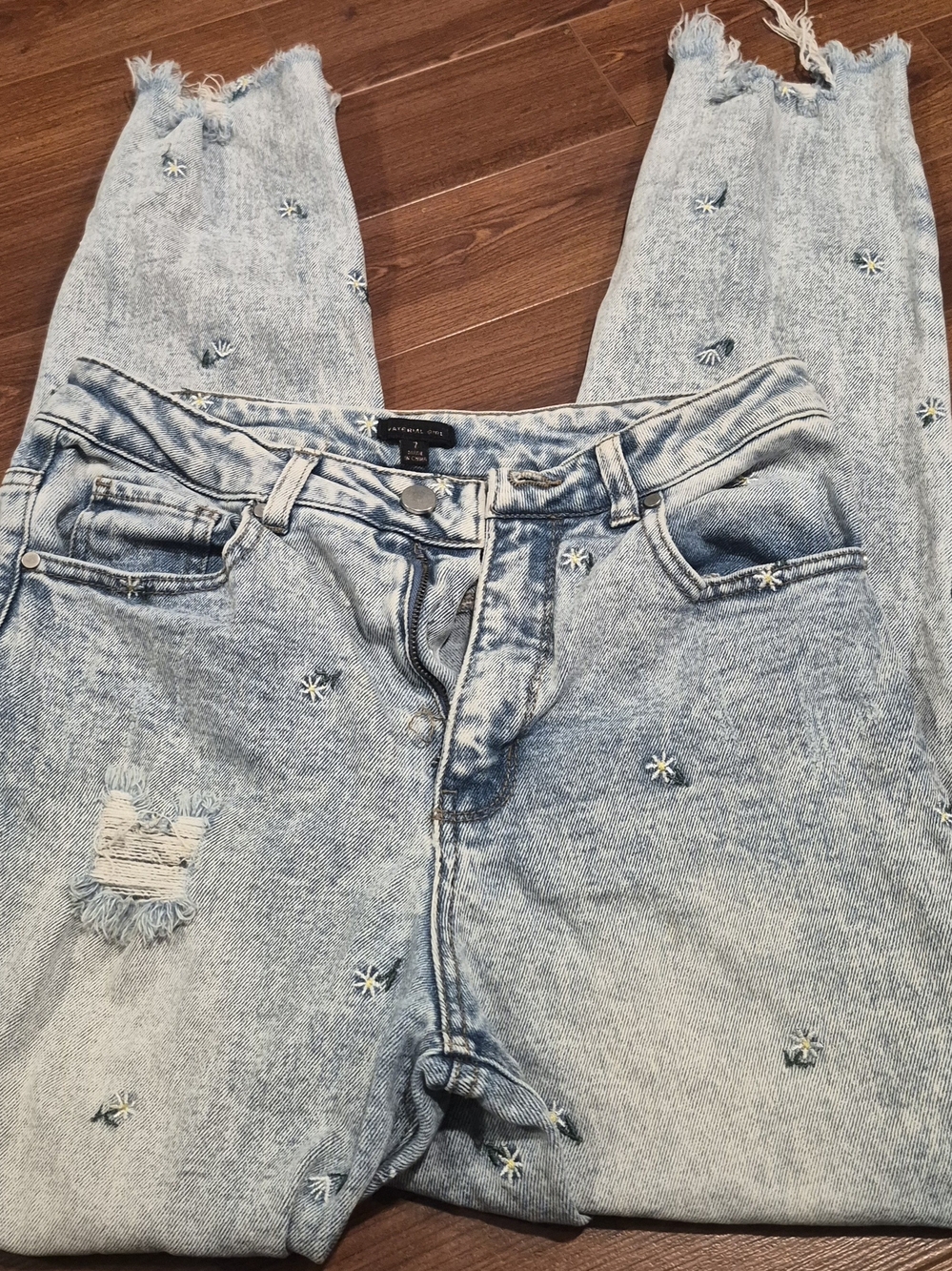 Material Girl Light Blue Distressed Boyfriend Jeans with Embroidered Daisy's - Picture 3 of 4